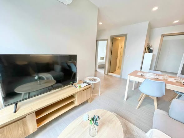 living room of Life Asoke – Rama 9
