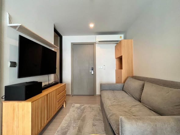 living room of Life Asoke – Rama 9