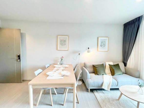 living room and bedroom of Life Asoke – Rama 9