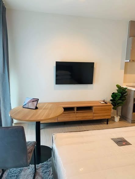 living room and bedroom of Life Asoke – Rama 9