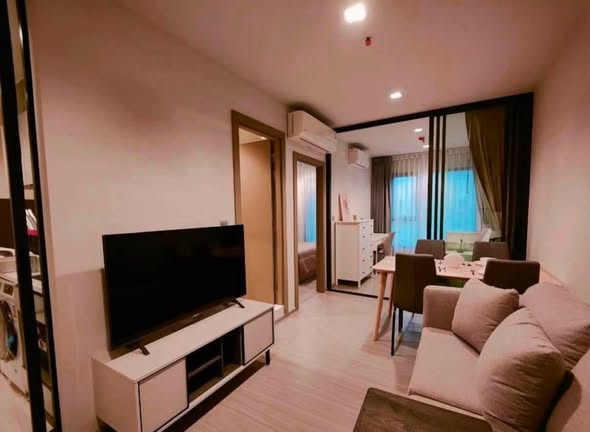living room and bedroom of Life Asoke – Rama 9