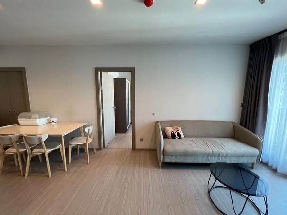 living room and bedroom of Life Asoke – Rama 9