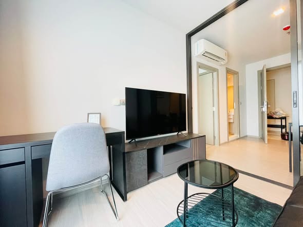 living room and room interior of Life Asoke – Rama 9