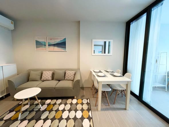 living room and room interior of Life Asoke – Rama 9