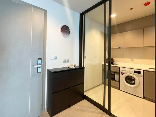 room interior and bathroom of Life Asoke – Rama 9