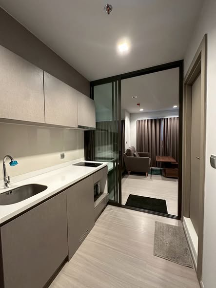 room interior and bathroom of Life Asoke – Rama 9