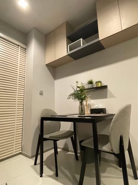 room interior and bathroom of Life Asoke – Rama 9