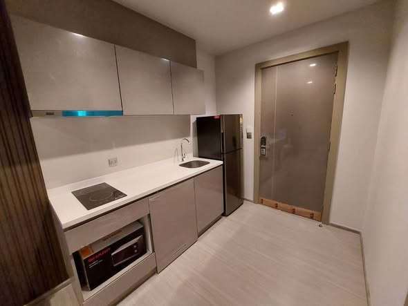 room interior and kitchen of Life Asoke – Rama 9