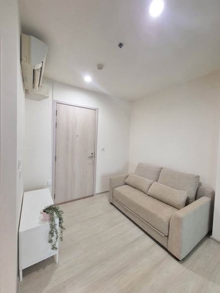 bedroom and room interior of Life Asoke