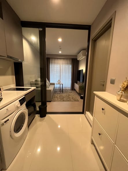 bathroom of Life Asoke Hype