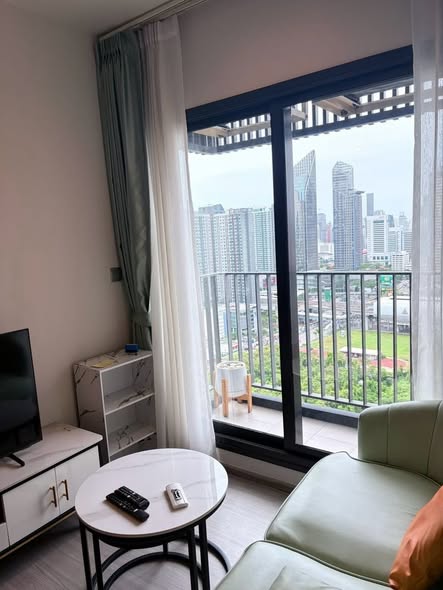bedroom of Life Asoke Hype