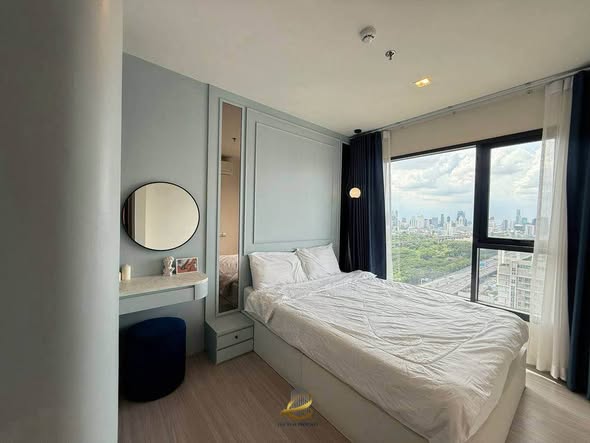 bedroom of Life Asoke Hype
