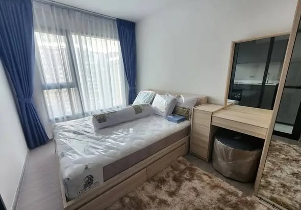 bedroom of Life Asoke Hype