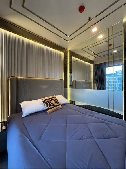 bedroom of Life Asoke Hype
