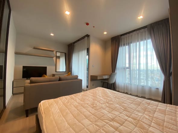 bedroom of Life Asoke Hype