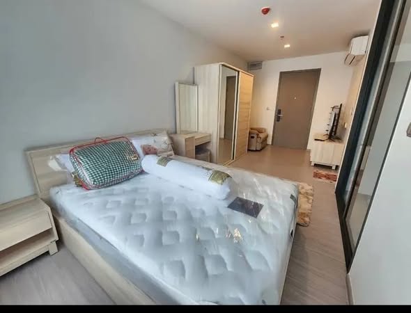 bedroom of Life Asoke Hype