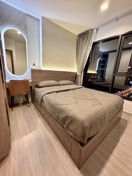bedroom of Life Asoke Hype