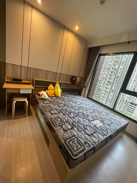 bedroom of Life Asoke Hype