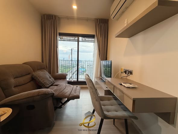 bedroom of Life Asoke Hype