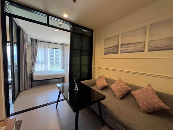 bedroom of Life Asoke Hype