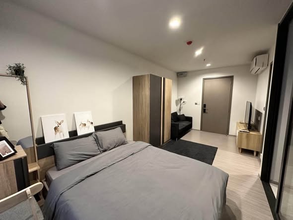 bedroom of Life Asoke Hype