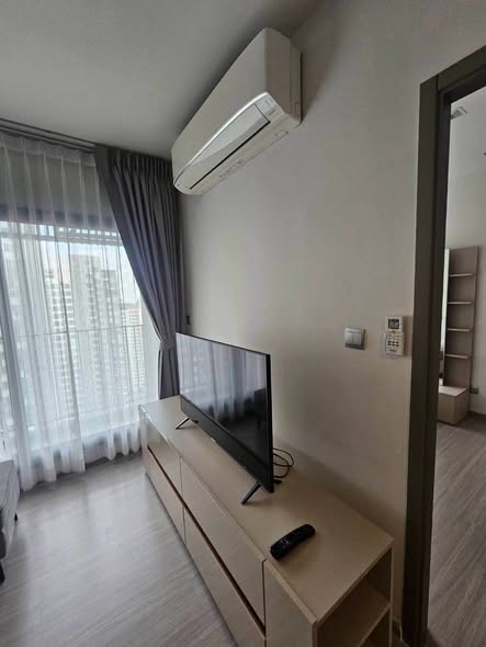 bedroom of Life Asoke Hype