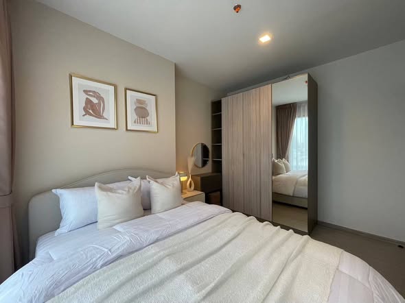 bedroom of Life Asoke Hype