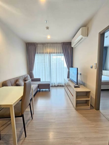 bedroom of Life Asoke Hype