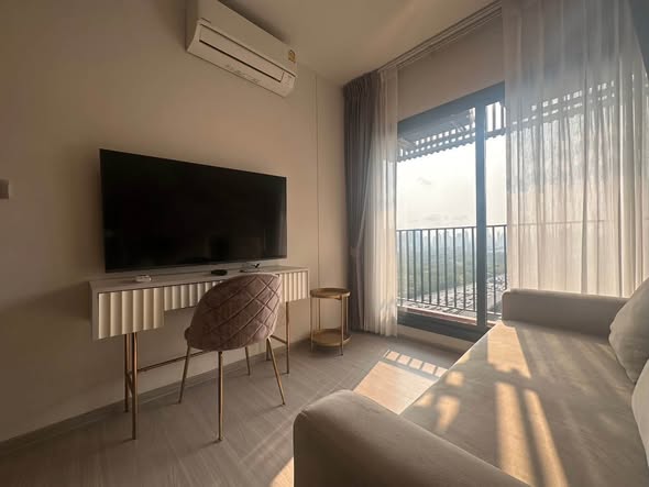 bedroom and living room of Life Asoke Hype