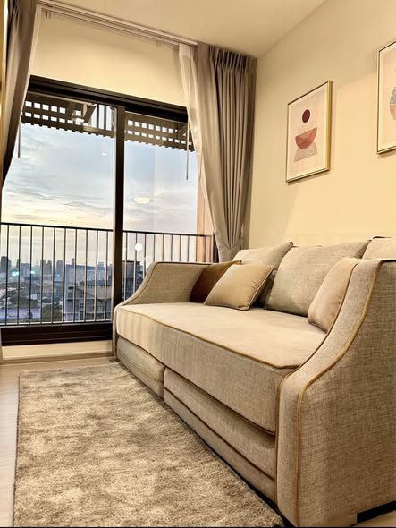bedroom and living room of Life Asoke Hype