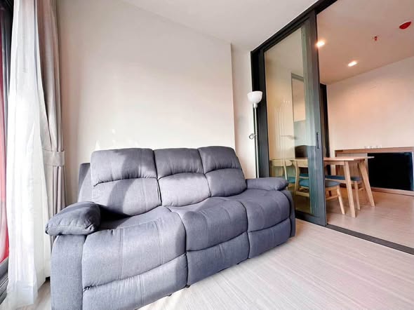 bedroom and living room of Life Asoke Hype