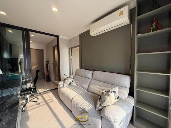 bedroom and living room and room interior of Life Asoke Hype
