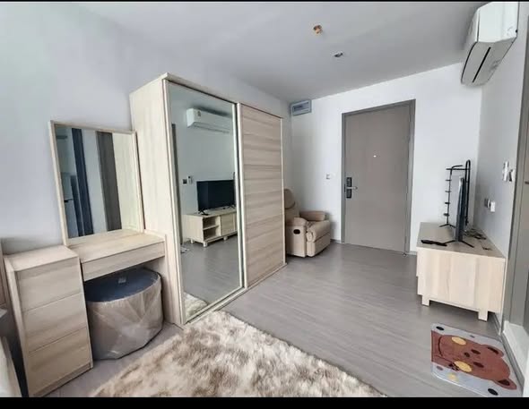 bedroom and room interior of Life Asoke Hype