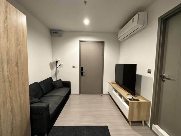 bedroom and room interior of Life Asoke Hype
