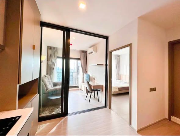 bedroom and room interior of Life Asoke Hype
