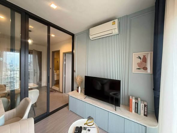 bedroom and room interior of Life Asoke Hype