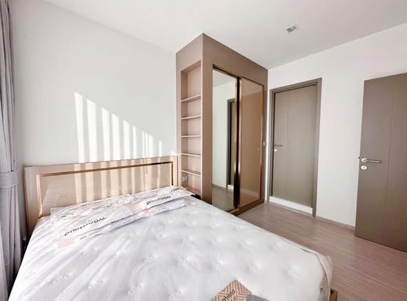 bedroom and room interior of Life Asoke Hype