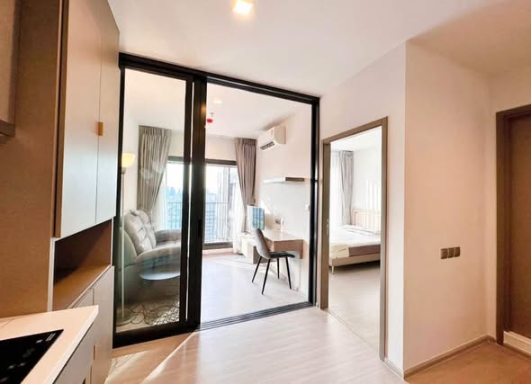 bedroom and room interior of Life Asoke Hype