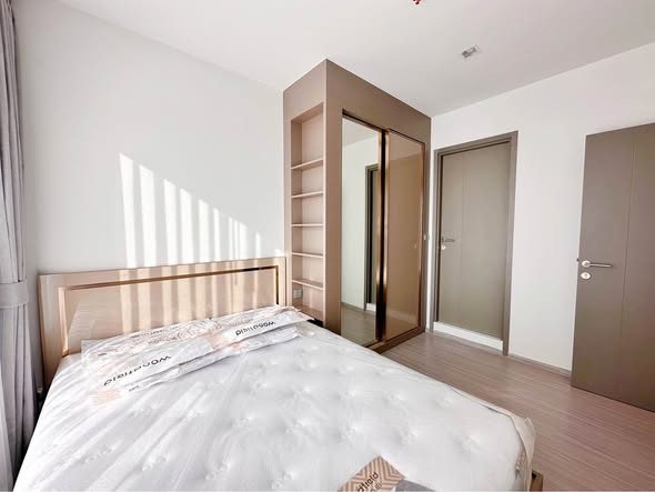 bedroom and room interior of Life Asoke Hype