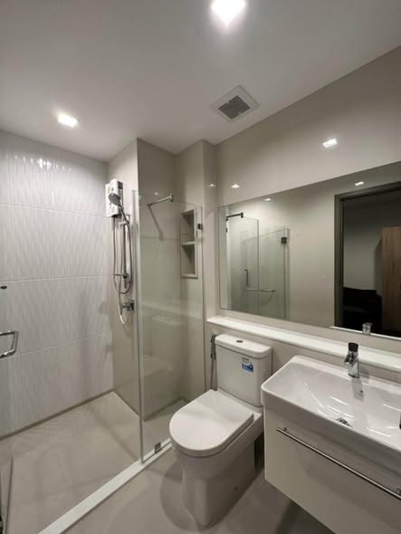 room interior of Life Asoke Hype