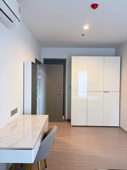 room interior of Life Asoke Hype