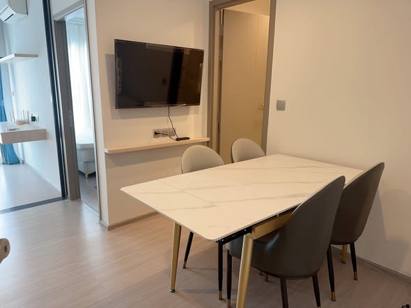 room interior of Life Asoke Hype