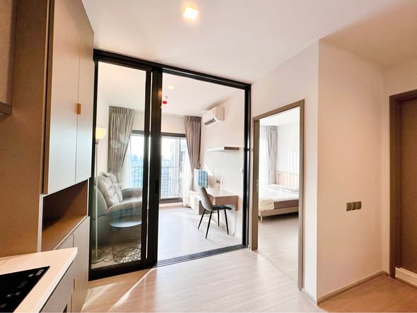 room interior of Life Asoke Hype