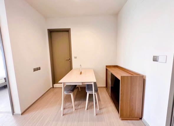 room interior of Life Asoke Hype