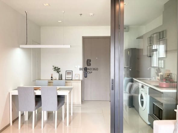 room interior and bathroom of Life Asoke Hype