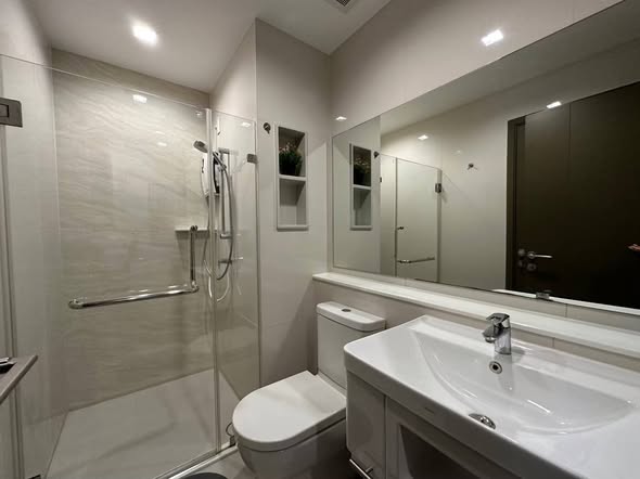 bathroom of Life Ladprao Valley