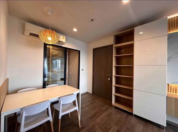 room interior of Life Ladprao Valley