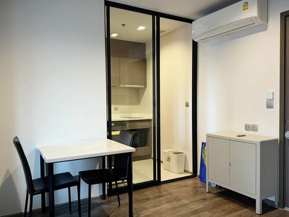 room interior of Life Ladprao Valley