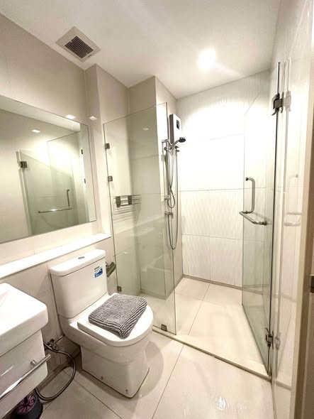 bathroom of Life One Wireless