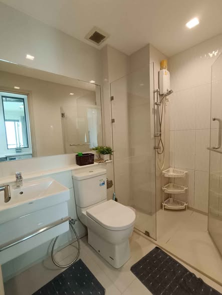 bathroom of Life One Wireless